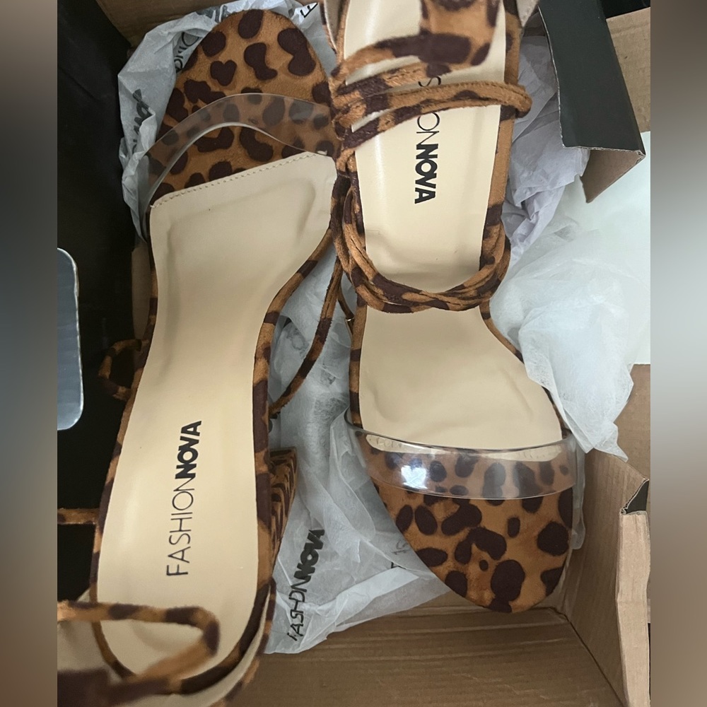 Ladies heels size 10
